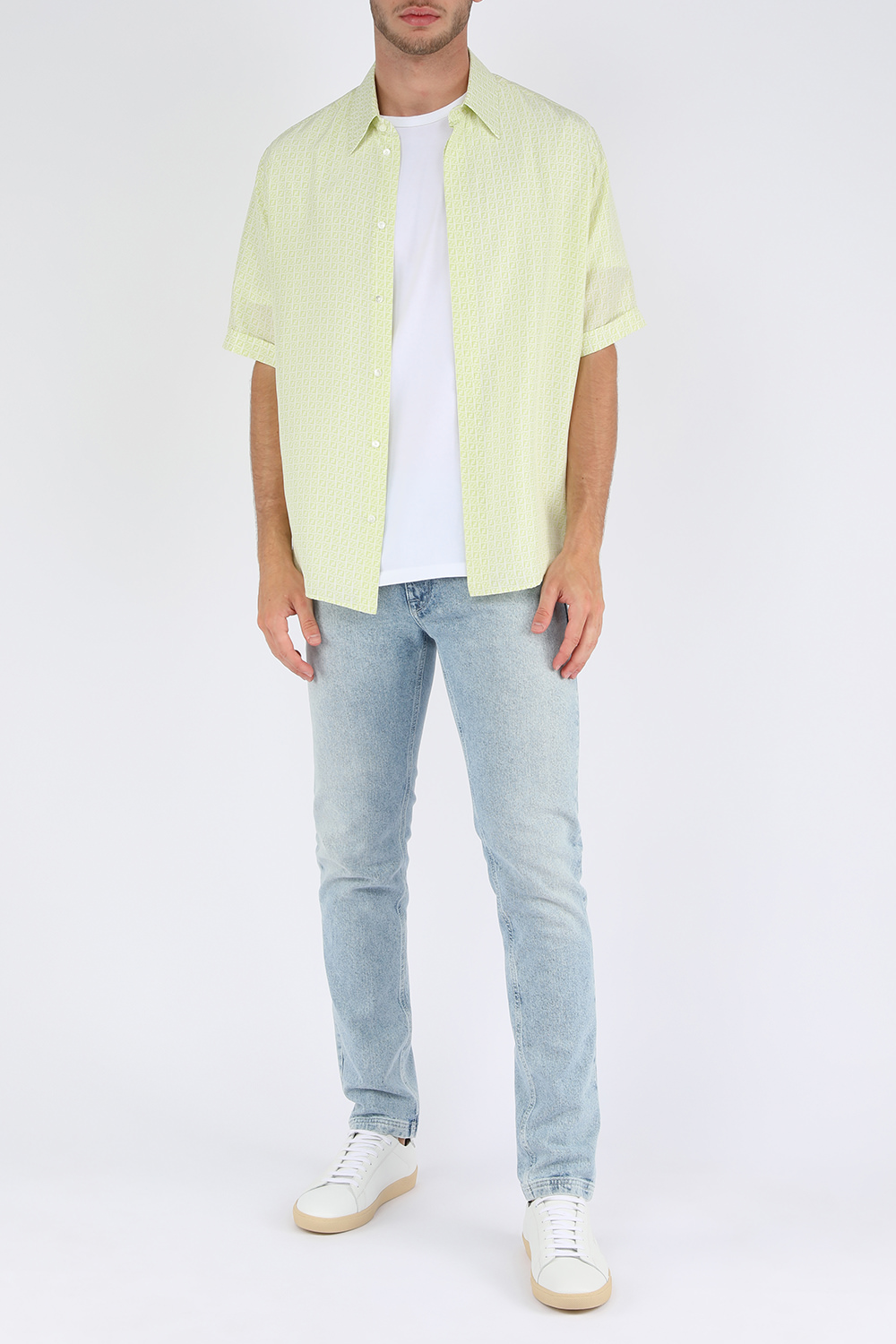 חולצה מכופתרת קצרה צהובה עם פרינט קארליגרפי